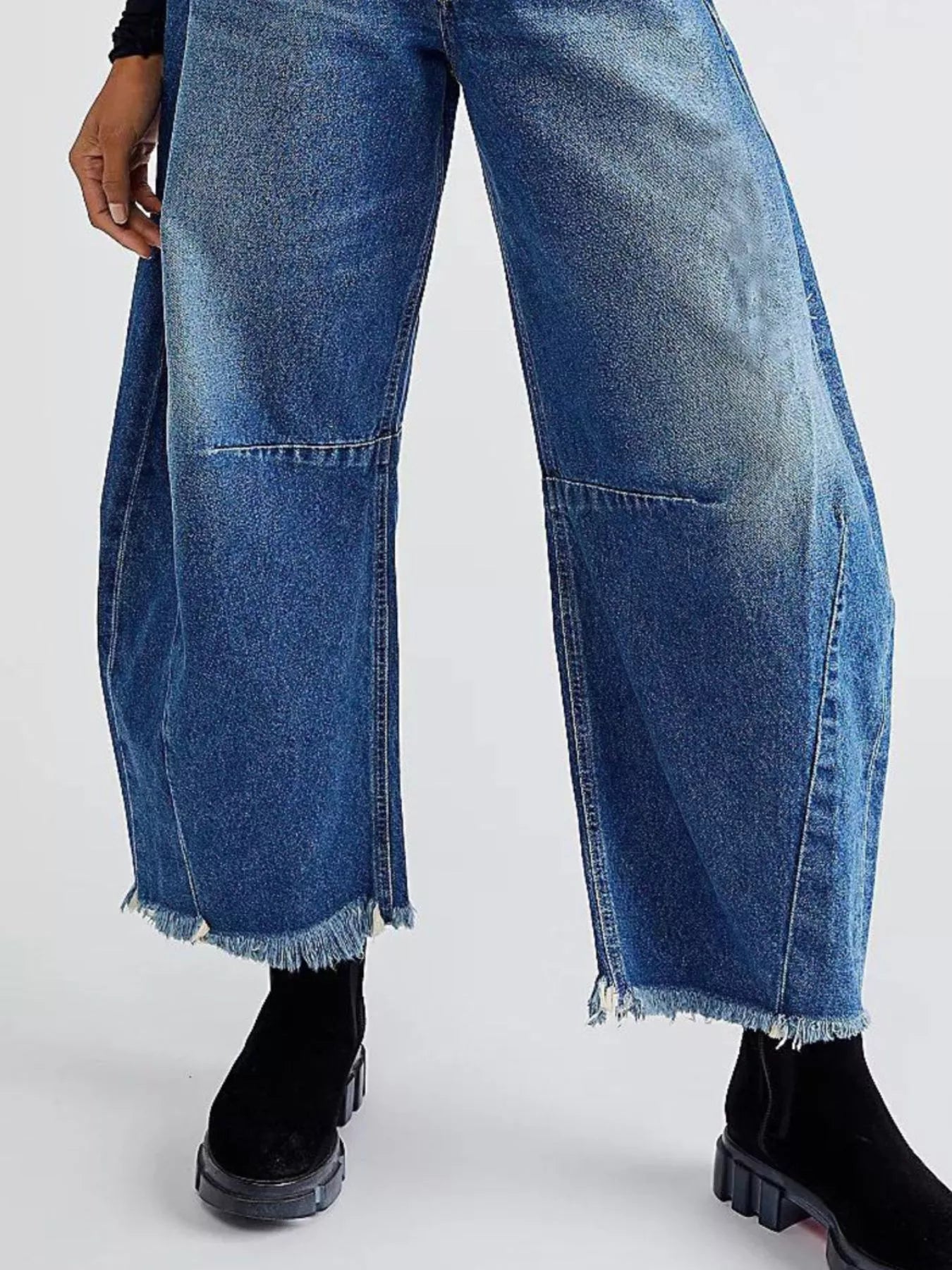 Wide Leg Raw Hem Jeans