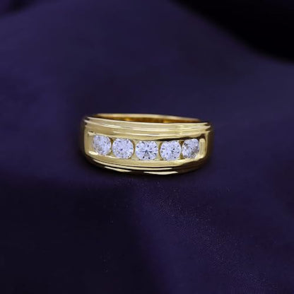 SAVEARTH DIAMONDS Men's Wedding Band Ring 1/2 Carat Round Lab Grown Diamond Engagement or Anniversary Ring (0.50 Cttw) In 14k Yellow Gold Plated Sterling Silver Fine Jewelry Size 10
