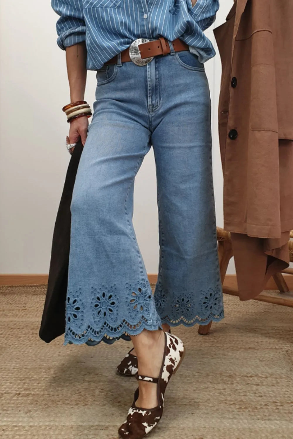 Lace Detail Cropped Wide Leg Jeans Medium