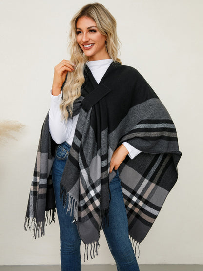 Fringe Contrast Plaid Poncho Black One Size