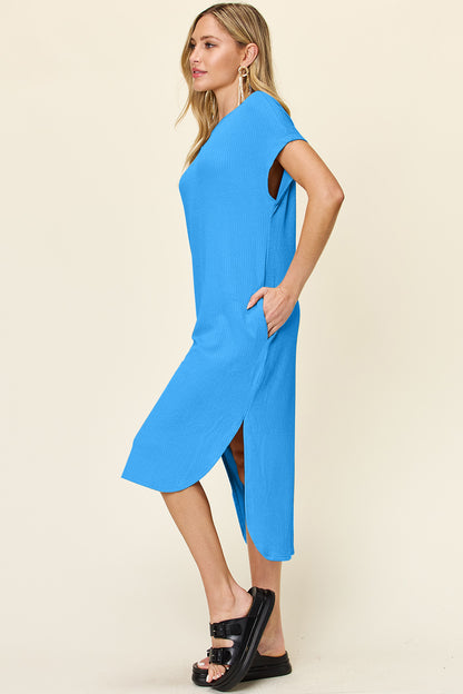 Slightly Slit Round Neck Short Sleeve Dress