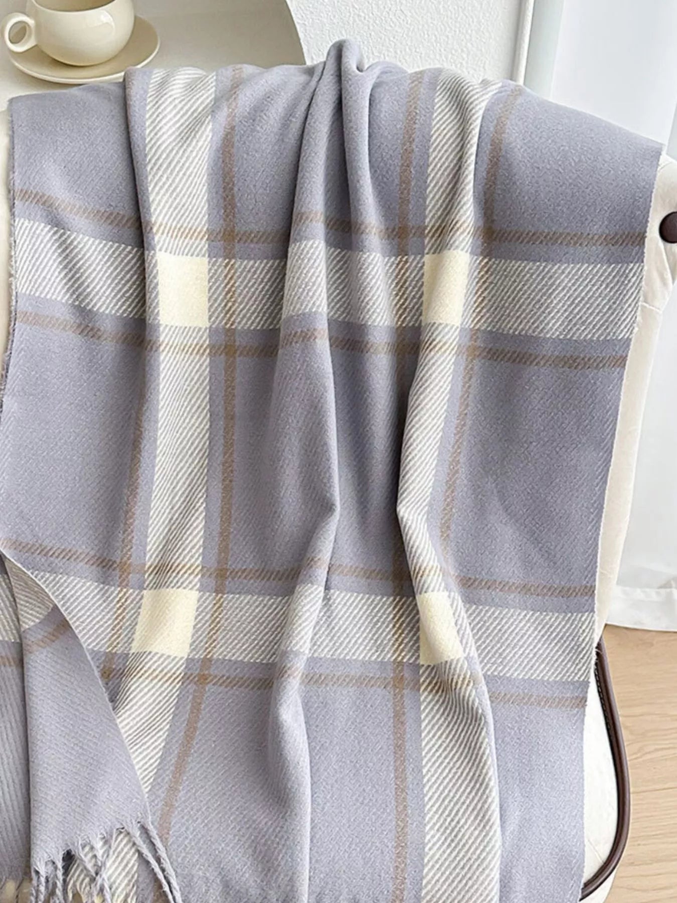 Classic Plaid Pattern Tassel Winter Scarf