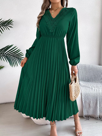 Lace Detail V-Neck Pleated Dress Dark Green