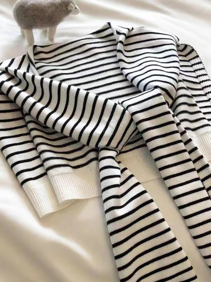 Striped Contrast Knit Wrap White One Size