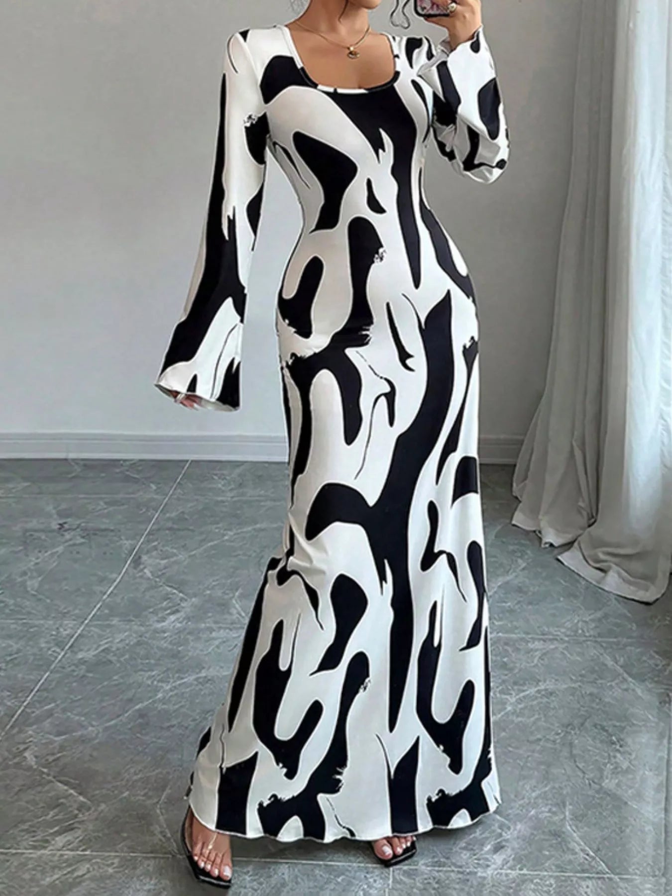 Abstract Print Long Sleeve Maxi Dress White Black