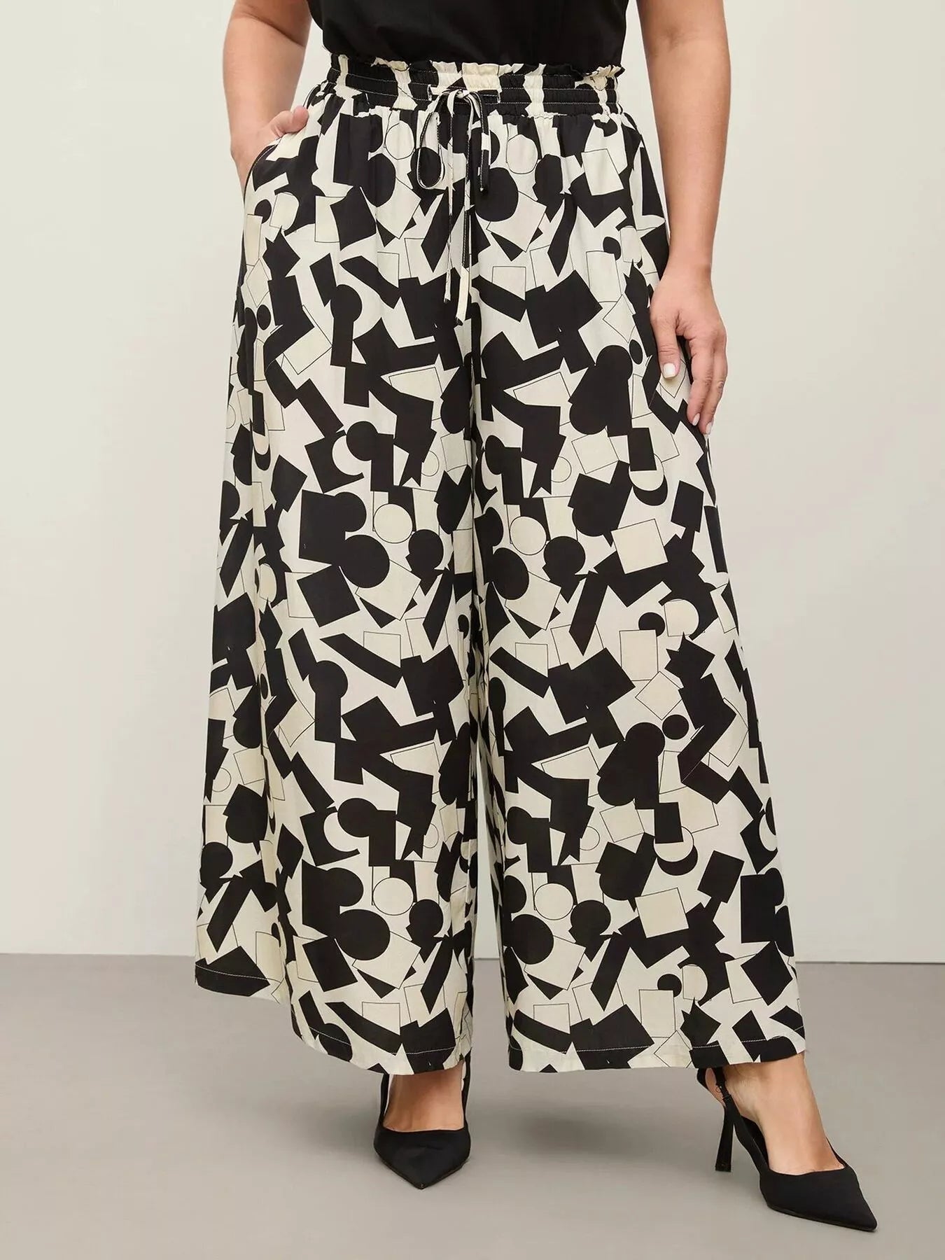 Plus Size Abstract Print Wide Leg Pants Ivory