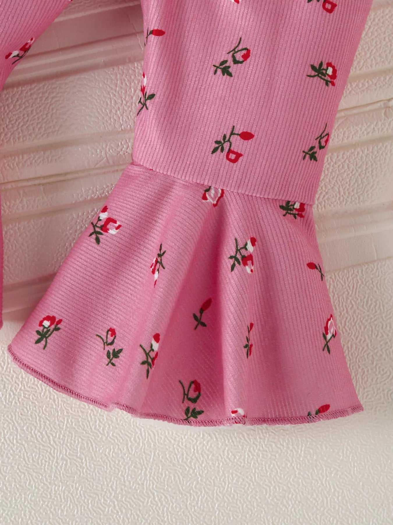 Children's Ruffled Bodysuit and Floral Pants Outfit Set with Headband