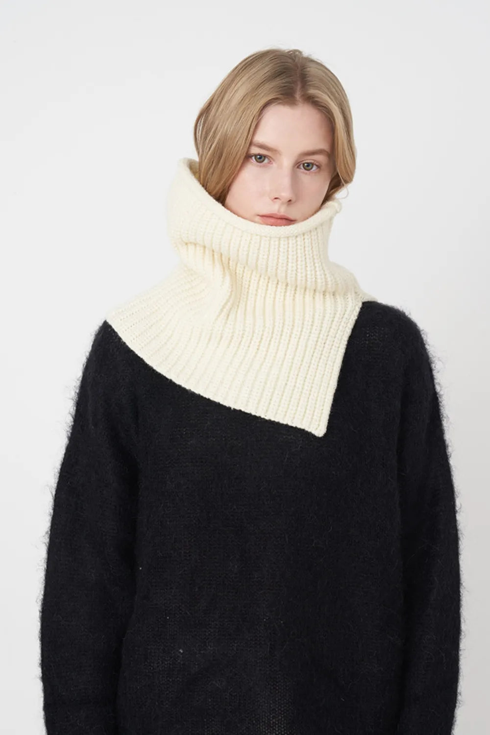Slit Pullover Knit Scarf Ivory One Size